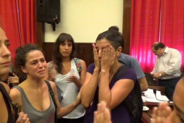 Morón: Los despedidos entraron al recinto del Concejo y pidieron explicaciones