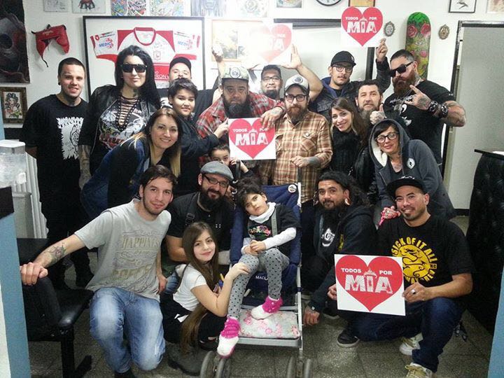 Tatuajes solidarios para ayudar a Mia
