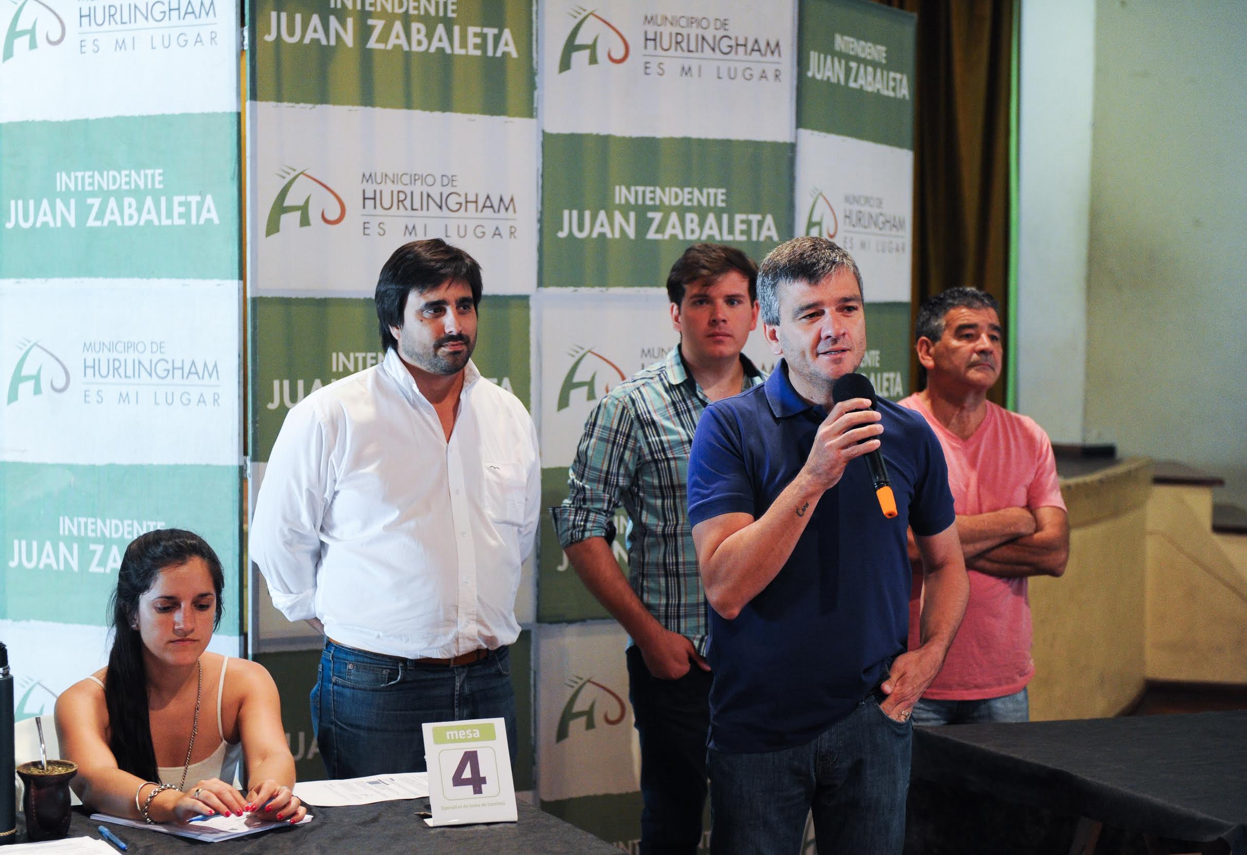Hurlingham: el municipio regulariza las escrituras de las viviendas de 800 familias