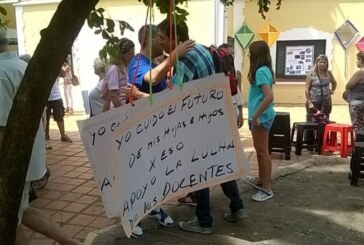 Mensaje para María Eugenia Vidal en la escuela de sus hijos
