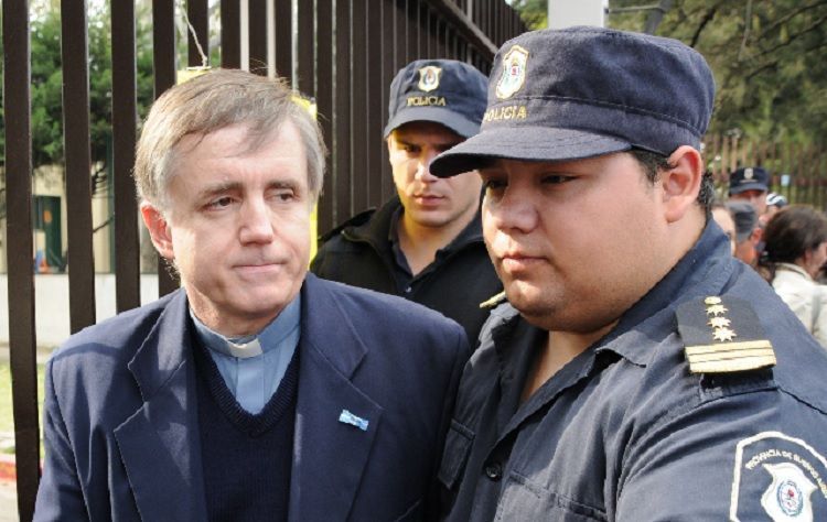 La justicia redujo la condena al Padre Grassi
