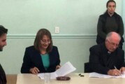 Gils Carbó firmó un convenio con el obispo de la Diócesis Merlo-Moreno para combatir el narcotráfico
