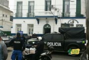 Un delincuente tomó a un policía de rehén en la comisaría de Morón