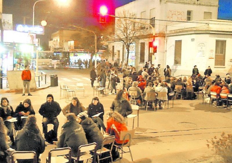 Haedo | El Profesorado N°45 sale a la calle contra el ajuste