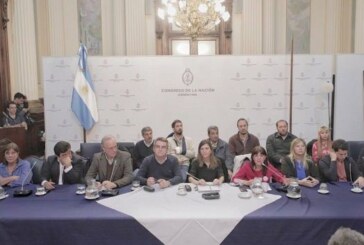 Diputados nacionales buscan frenar el avance de Farmacity