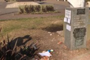 Indignante | Tagliaferro quitó el pañuelo de las Madres de Plaza de Mayo de la Plaza de Morón