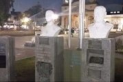 Morón | Sacaron el busto de Néstor Kirchner y los trabajadores lo volvieron a poner