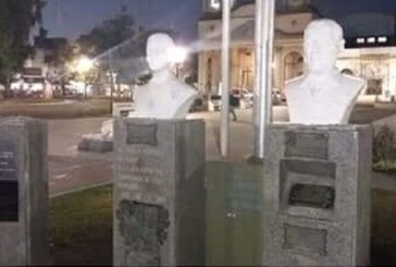 Morón | Sacaron el busto de Néstor Kirchner y los trabajadores lo volvieron a poner