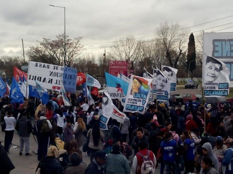 Corte de ruta en Casanova por el recorte en programas sociales