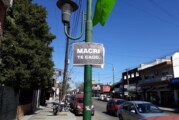 “Macri te cagó”, los carteles que aparecieron en Hurlingham y que llamaron la atención de todos