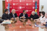 Morón | El Estado local y el obispado firmaron la escritura de la Catedral