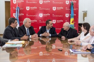 Morón | El Estado local y el obispado firmaron la escritura de la Catedral