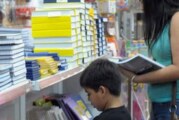 País | El Gobierno lanza una campaña para comprar artículos escolares en cuotas