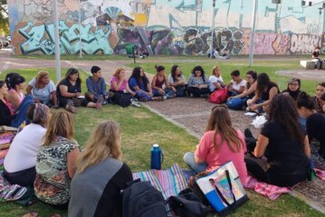Tercera peatonal feminista en Merlo