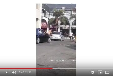 Castelar | #Video: impactante enfrentamiento entre dos grupos de jóvenes