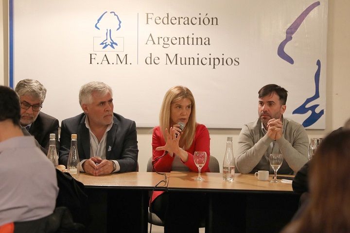 Reunión en la FAM, en defensa de las autonomías municipales