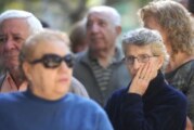 El gobierno oficializó el bono de $70.000 para los jubilados que cobran la mínima