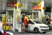 El gobierno posterga un mes el aumento a los combustibles previsto para este sábado