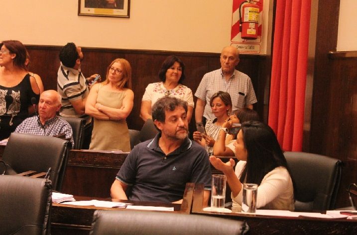 Escándalo en Morón | Dos concejales macristas para una misma banca