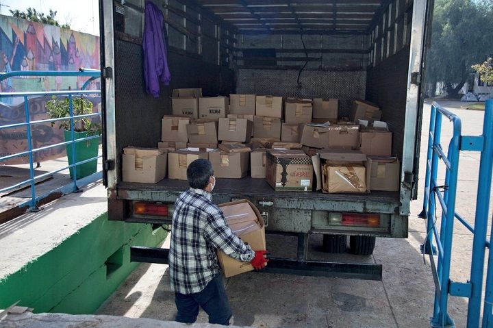 La UNAHUR lleva apuntes y elementos de estudio a los domicilios de más de 1300 estudiantes