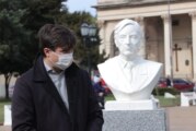 Morón | El Municipio colocó un busto en homenaje a Raúl Alfonsín y restituyó el de Néstor Kirchner