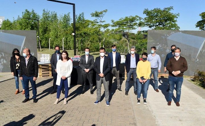 Provincia | Cabandié entregó insumos de protección para 5 mil recicladores urbanos de 44 municipios