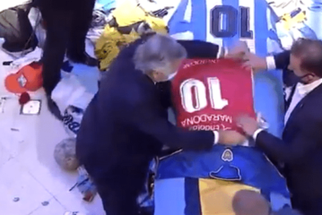 #Video | El presidente Alberto Fernández despidió a Maradona en la Casa Rosada