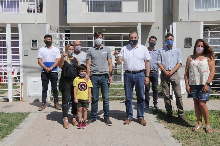 Morón | Continúa la entrega de viviendas Procrear en Haedo sur