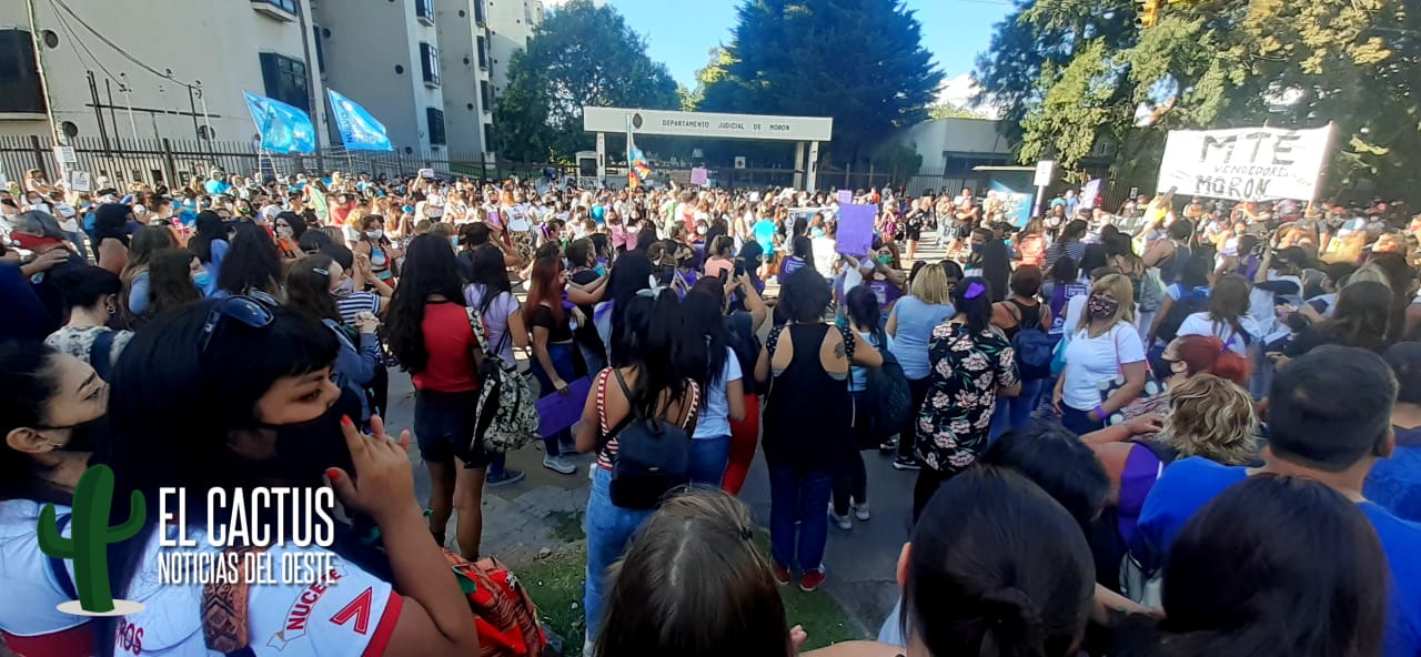 #NiUnaMenos | Importante marcha frente a los Tribunales de Morón