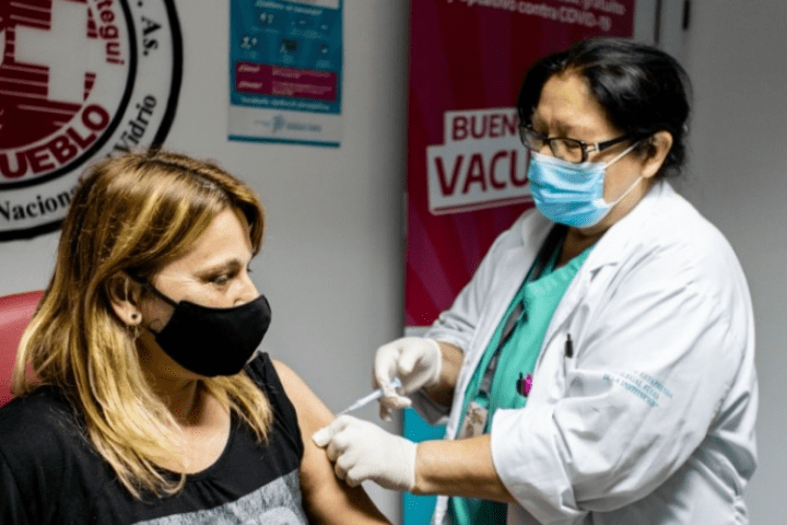 Coronavirus | Gollan: “En la provincia se están vacunando a todos los mayores de 40 que tienen enfermedades”