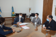 Morón | Lucas Ghi firmó un nuevo acuerdo salarial para las y los trabajadores municipales de la Salud