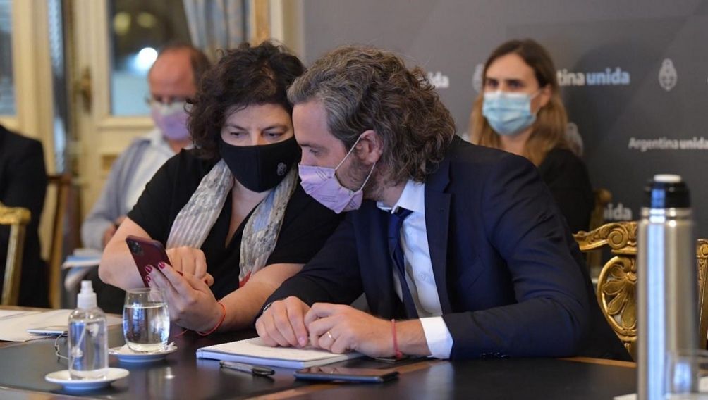 Coronavirus | El gobierno convoca a expertos y epidemiólogos tras los 35 mil casos diarios