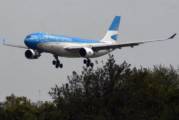 Coronavirus | Llegó el segundo vuelo de Aerolíneas Argentinas con más de 700 mil dosis de Sinopharm