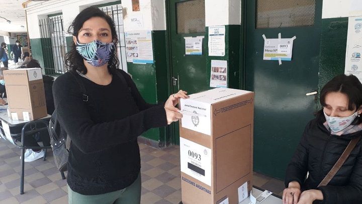 #Elecciones2021 | Votaron precandidatas del FITU en zona Oeste