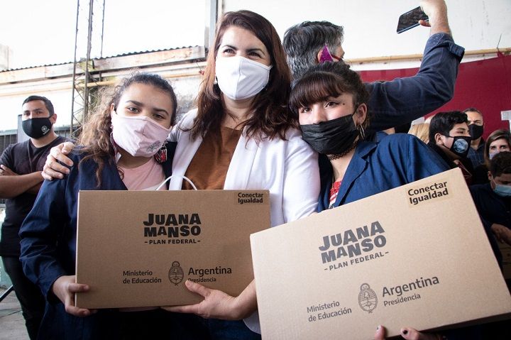 Moreno | Se entregaron computadoras de Conectar Igualdad en la Secundaria Técnica N°3 de Trujui