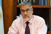 País | Renunció Roberto Feletti