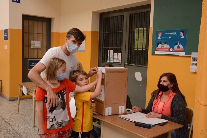 #Elecciones2021 | Votó Lucas Ghi: “Que la comunidad se exprese, participe y sea protagonista”