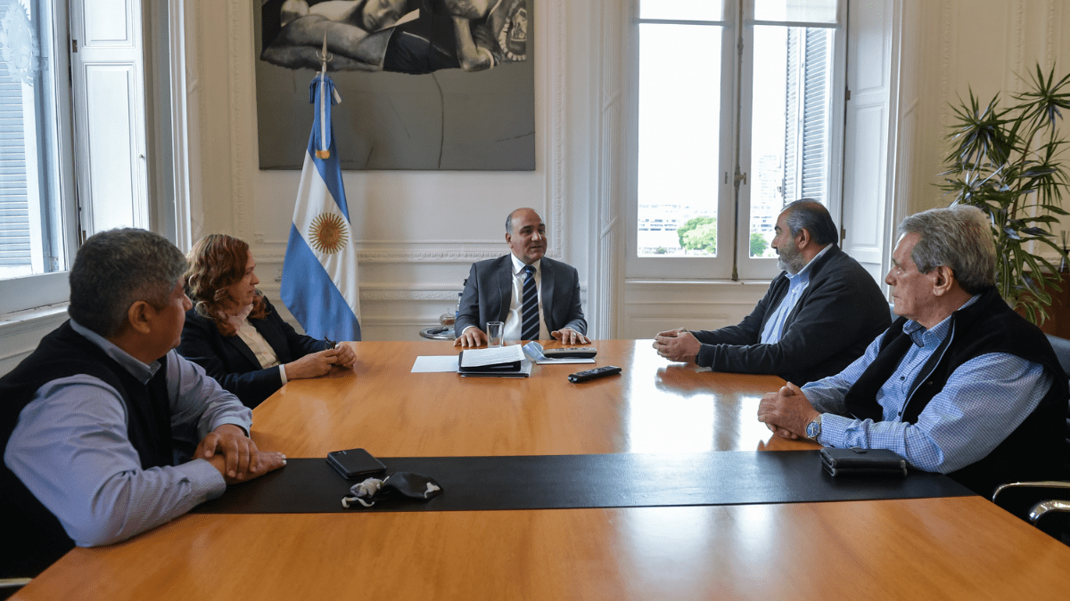 El Gobierno recibió a la CGT a horas de la marcha por el Día de la Militancia