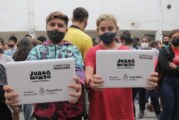 Morón | Se entregaron más de 300 netbooks para estudiantes de escuelas secundarias