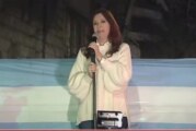 Cristina Fernandez salió a hablar en Juncal y Uruguay: “Solo les pido que no abandonemos nuestras convicciones nunca”