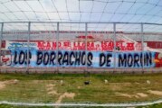 La bandera que el Deportivo Morón le dedicó a la Reina Isabel