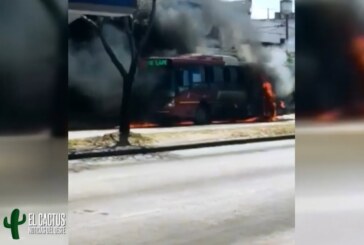 Morón | Un colectivo fue consumido por el fuego en segundos