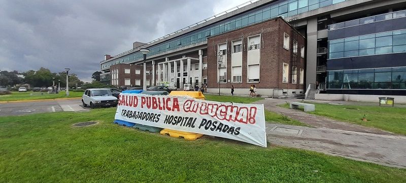 Renunció el director del Hospital Posadas y los residentes siguen su lucha