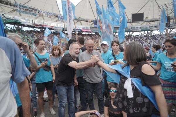 Martín Sabbatella: “Cristina triplica en intención de votos a cualquier candidato”