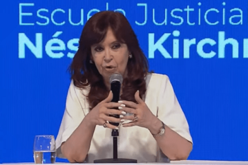 Cristina en La Plata: “Estamos todos discutiendo lo que fracasó hace más de 20 años”