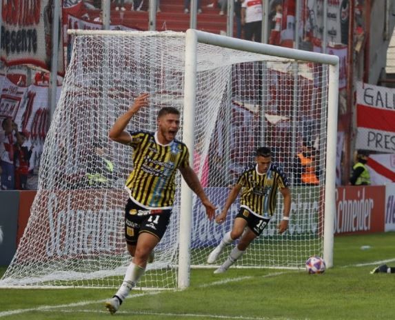 Primera Nacional | En un clásico vibrante, Morón y Almirante empataron 2 a 2