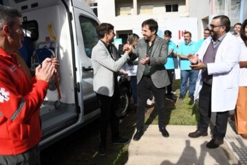Morón | Ghi y Kreplak entregaron una nueva ambulancia al SAME