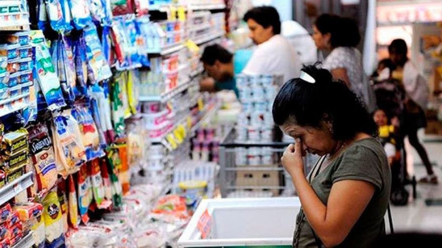El consumo se desplomó en noviembre y redondeó un 2025 negativo
