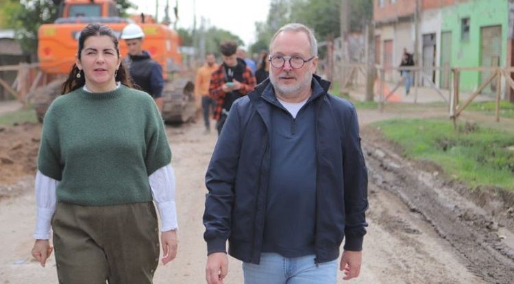 Martín Sabbatella y Mariel Fernández recorrieron obras hidráulicas en Moreno