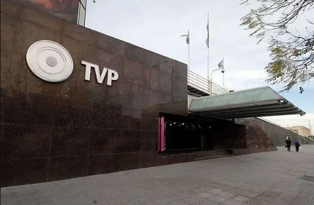 “Proceso de reorganización“: El gobierno ordenó cerrar las redes sociales de los medios públicos nacionales